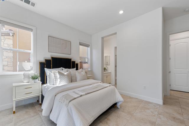 7152 Aubrey Way, Dublin CA: https://media.crmls.org/mediaz/e6b30436-f381-4cee-b420-8162dc2c38c0.jpg