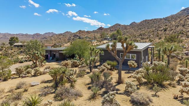8744 Star Lane, Joshua Tree CA: https://media.crmls.org/mediaz/e6b30e29-80dd-48dc-a5cf-d7d8bc9069df.jpg