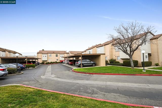 1435 Bel Air Dr, Concord CA: https://media.crmls.org/mediaz/e6b3fe79-c3c7-4ac0-a1a4-d19ae435d703.jpg