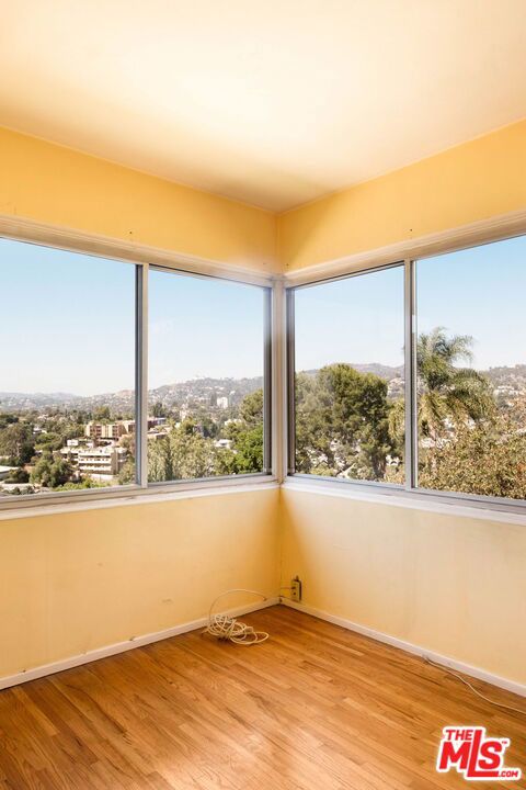 2470 Micheltorena Street photo 22