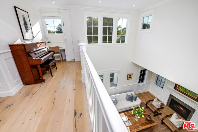 4402 Ledge Avenue, Toluca Lake CA: https://media.crmls.org/mediaz/e6b47df1-4867-41ad-a021-12535992159c.jpg