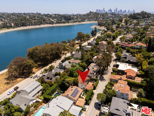2248 Kenilworth Avenue, Los Angeles CA: https://media.crmls.org/mediaz/e6b4bb3c-62d8-44e2-ba44-3f3aa46317bb.jpg
