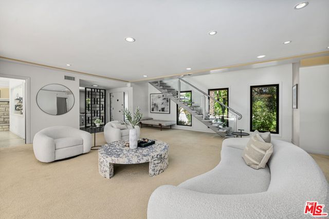 515 Warner Avenue, Los Angeles CA: https://media.crmls.org/mediaz/e6b4ee42-f878-49de-bbe5-6b45d06cb57c.jpg