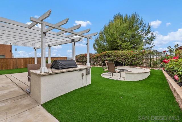 1616 Pegasus Way, San Marcos CA: https://media.crmls.org/mediaz/e6b5d9b6-e4a9-4f60-8f8d-facce2b1ca76.jpg