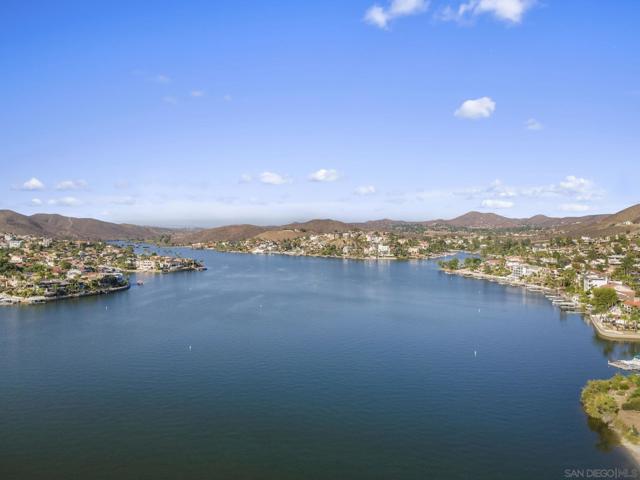 23235 Canyon Lake Dr S, Canyon Lake CA: https://media.crmls.org/mediaz/e6b63b66-addf-4318-9956-74394bf0acab.jpg
