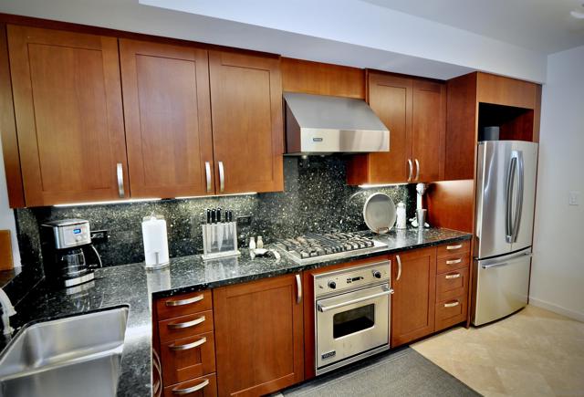 5410 La Jolla Blvd., La Jolla CA: https://media.crmls.org/mediaz/e6b63bb6-c41b-410f-bfcc-492ab499a654.jpg