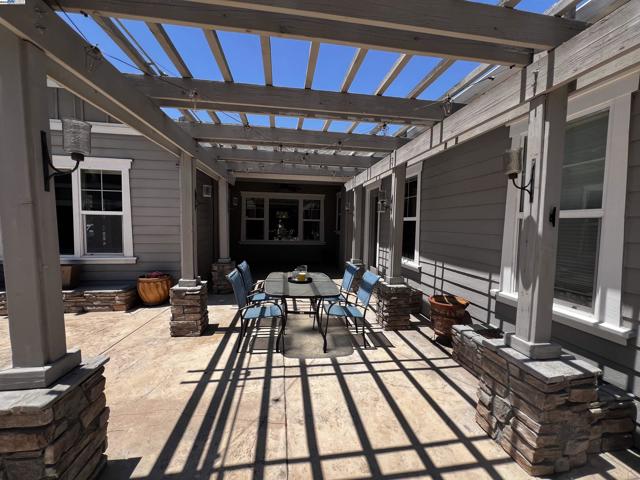 2344 Treadwell St, Livermore CA: https://media.crmls.org/mediaz/e6b660f0-59c2-4e98-9d51-cc331eed8026.jpg