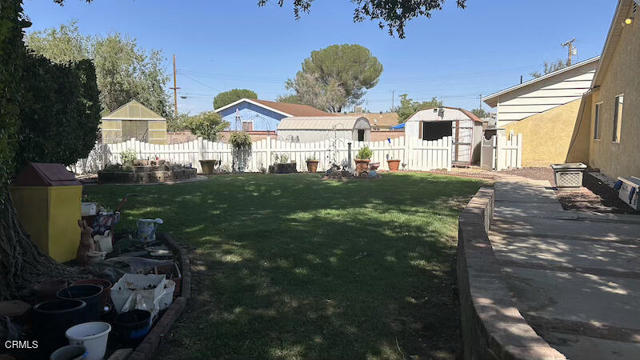 1222 W AVENUE J15, Lancaster CA: https://media.crmls.org/mediaz/e6b72a20-5bfe-4a0e-90c0-03713c522046.jpg