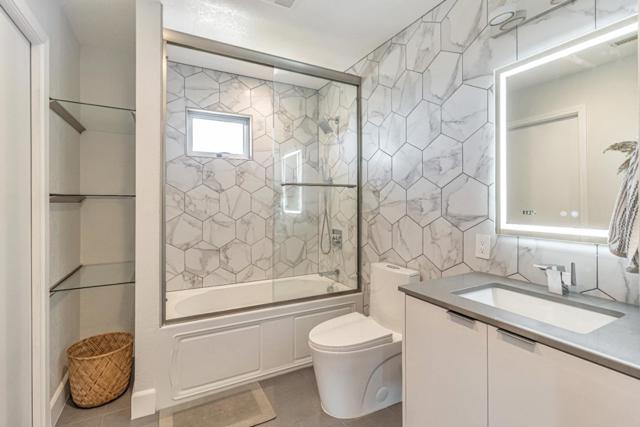 11550 Skyline Boulevard, Oakland CA: https://media.crmls.org/mediaz/e6b7b53d-4bdb-4fd0-aef5-27f25b0a1572.jpg