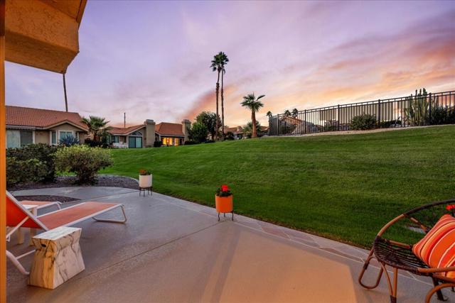 44 Acapulco Drive, Palm Desert CA: https://media.crmls.org/mediaz/e6b7d684-7e53-4ad0-b11b-5a5305dc8fcd.jpg