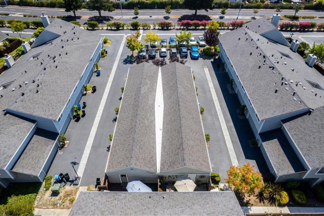 851 Peary Lane, Foster City CA: https://media.crmls.org/mediaz/e6b82a0b-0663-473c-8609-9172acf5547c.jpg