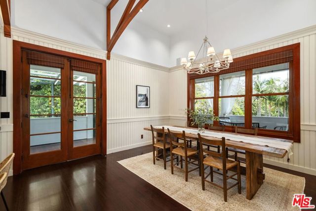 26799 Pacific Coast Highway, Malibu CA: https://media.crmls.org/mediaz/e6b87635-3e75-4d90-8c2a-b0ce518cdd0b.jpg