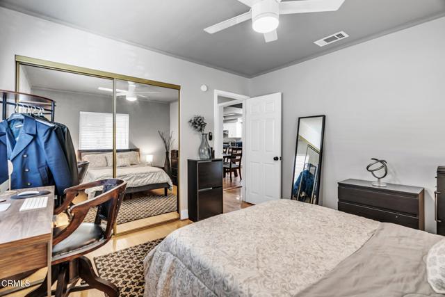 1455 E California Avenue, Glendale CA: https://media.crmls.org/mediaz/e6b87855-2b16-4400-b526-b36154b5f57d.jpg