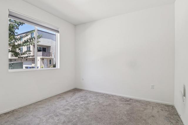 Image 26 of 50 For 5265 Beachfront Cove Street