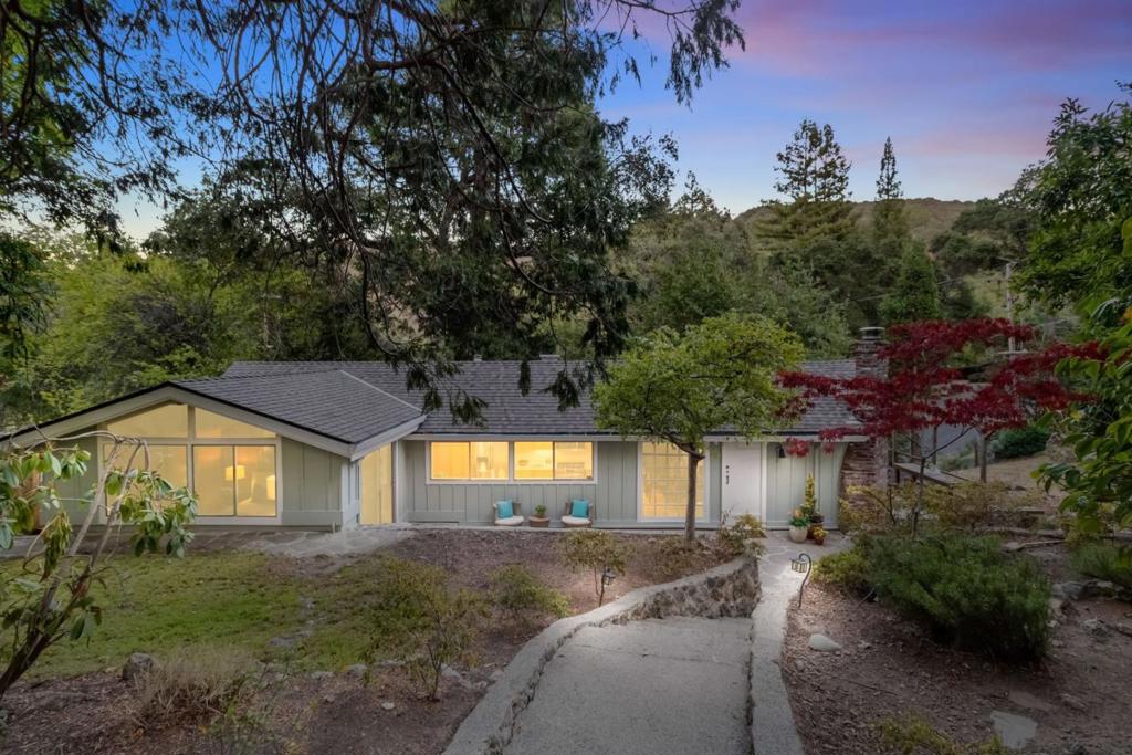1019 Los Trancos Road