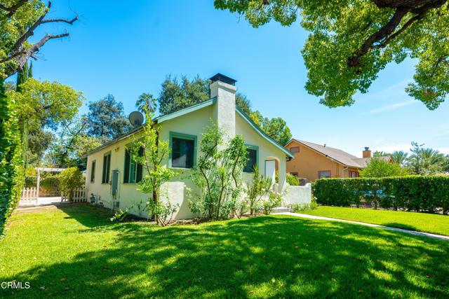 Detail Gallery Image 14 of 27 For 1726 Los Robles Ave, Pasadena,  CA 91104 - 3 Beds | 2 Baths