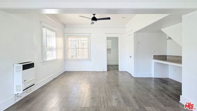 435 W 4TH Street, Long Beach CA: https://media.crmls.org/mediaz/e6ba2363-b578-4a8b-8732-da64d7da97ed.jpg
