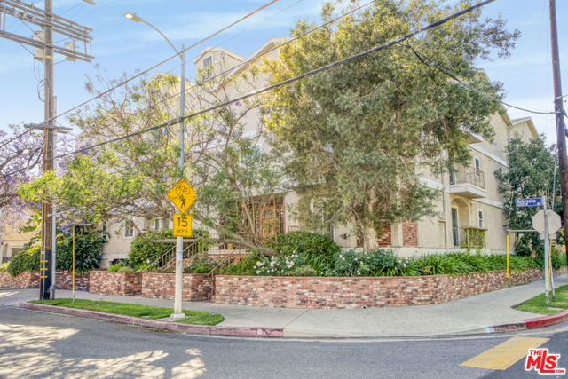 11337 Nebraska Avenue, Los Angeles CA: https://media.crmls.org/mediaz/e6ba4d74-a798-41fe-a57c-34ba499a710e.jpg