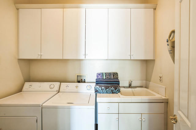 57575 Seminole Drive, La Quinta CA: https://media.crmls.org/mediaz/e6bac6c3-4331-44d3-a8e1-9422afb307ad.jpg