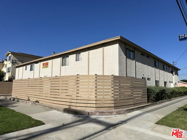 1603 W 224th Street, Torrance CA: https://media.crmls.org/mediaz/e6bad435-9bfc-46c3-963f-c3d2b07a348b.jpg