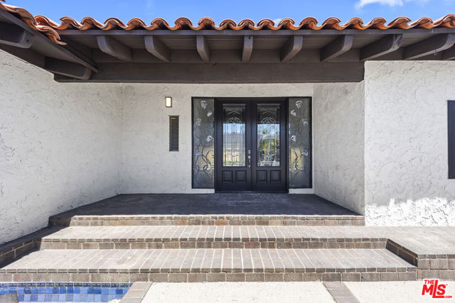9724 Bothwell Road, Northridge CA: https://media.crmls.org/mediaz/e6bb615c-851a-4dcf-8bfd-e8638be62d4d.jpg