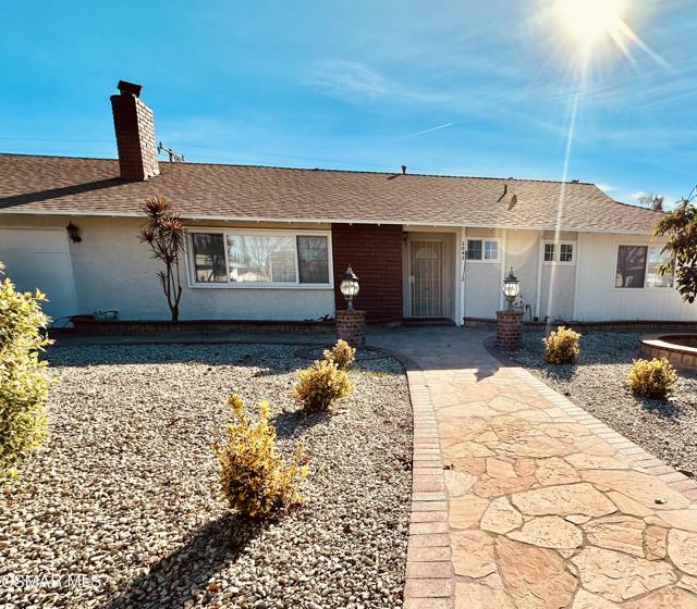 2042 Arcane Street, Simi Valley CA: https://media.crmls.org/mediaz/e6bc5dac-9ffc-410f-91ca-e351096c0b57.jpg