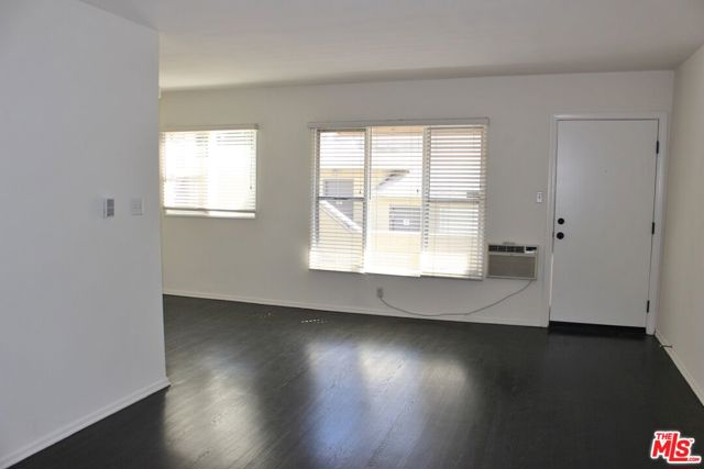 1940 S Beverly Glen Boulevard, Los Angeles CA: https://media.crmls.org/mediaz/e6bc6349-89fd-4bd4-9210-c3a18077d9f5.jpg