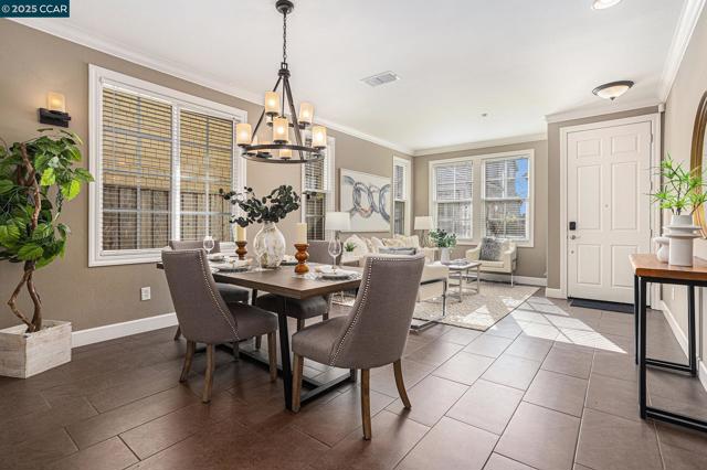 Image 8 of 50 For 203 Seacliff Way