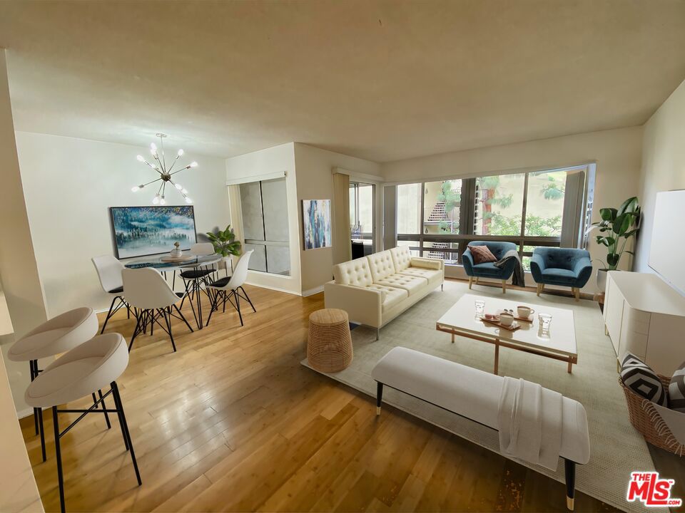 6250 Buckingham #203