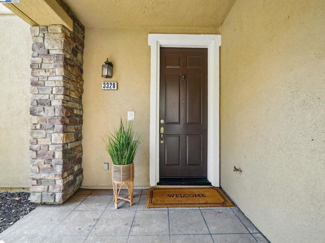 3328 Monaghan St, Dublin CA: https://media.crmls.org/mediaz/e6bcfb8e-74e0-44d6-868a-843b170caed7.jpg