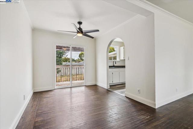 568 Jennings Ave, Vallejo CA: https://media.crmls.org/mediaz/e6bdf456-3127-4f29-ad04-ee4b1b793ae0.jpg