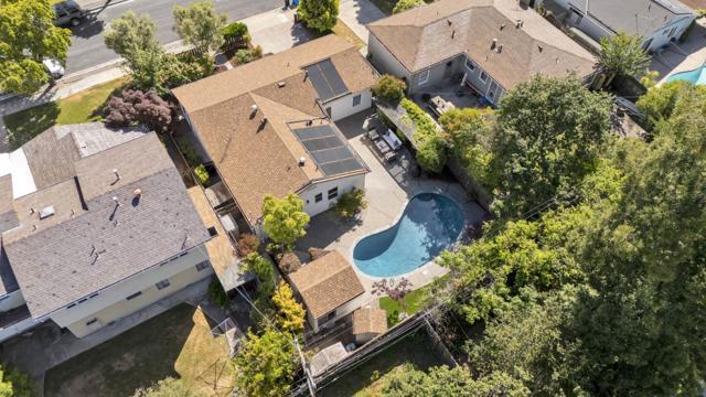 1250 Dewey Street, Redwood City CA: https://media.crmls.org/mediaz/e6bf624e-cfb4-42fa-a952-17d4eaf8c775.jpg