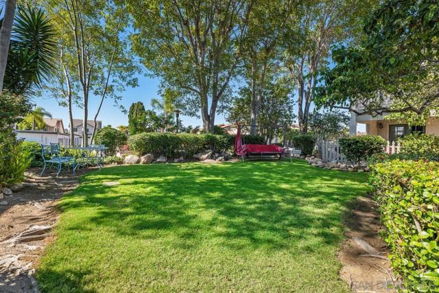 2843 Unicornio St, Carlsbad CA: https://media.crmls.org/mediaz/e6bf6980-b3d2-4ab4-b4bb-69211f5668f1.jpg