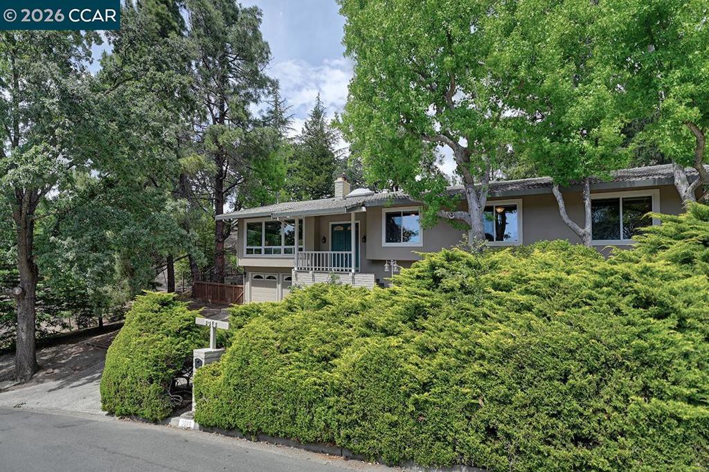 3018 Bradbury Dr