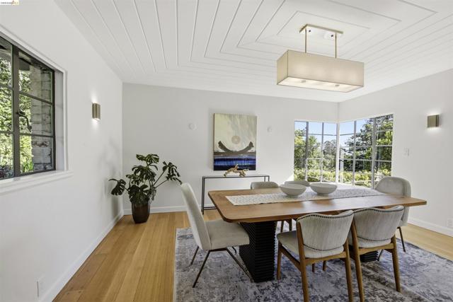 44 Highgate Rd, Kensington CA: https://media.crmls.org/mediaz/e6bff701-3646-4ed1-a945-ed6a83094d4d.jpg