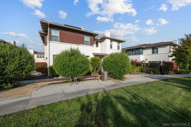 2053 Tango Loop, Chula Vista CA: https://media.crmls.org/mediaz/e6c07c7d-7e75-4c06-809e-39f38f843730.jpg