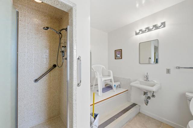 3900 Balboa Street, San Francisco CA: https://media.crmls.org/mediaz/e6c091e3-28cf-4330-9de4-39887d2f538d.jpg