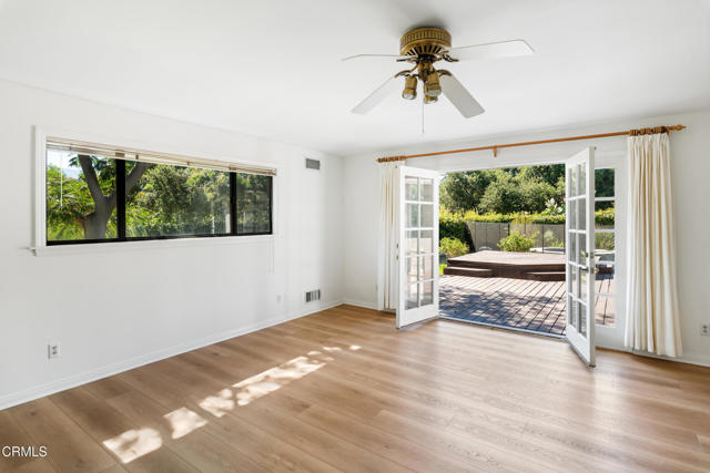 2432 Carol Park Place, Montrose CA: https://media.crmls.org/mediaz/e6c0cf4b-8c52-4a34-ac41-06a3afe7bb39.jpg