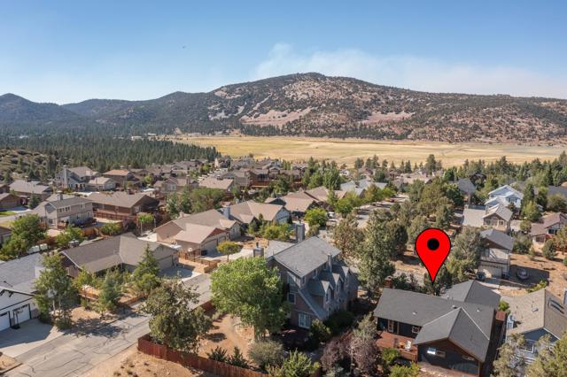 1239 E Alpinview Drive, Big Bear CA: https://media.crmls.org/mediaz/e6c1c962-8086-468f-a38f-30241b9ad542.jpg
