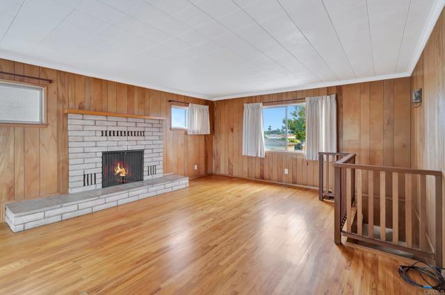 834 Oaklawn Ave A&B, Chula Vista CA: https://media.crmls.org/mediaz/e6c2030d-15da-4cfb-bf3b-adbdf1ff8414.jpg