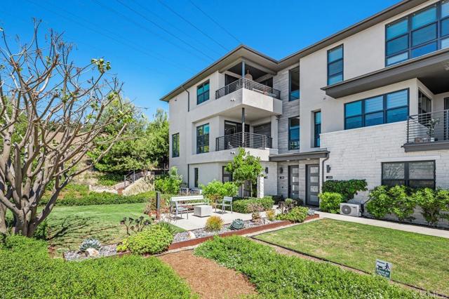 2706 via alta place, San Diego CA: https://media.crmls.org/mediaz/e6c24638-2773-4760-bb70-4c3d54b765b6.jpg