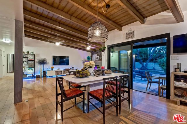 Image 27 of 33 For 8730 Encino Avenue
