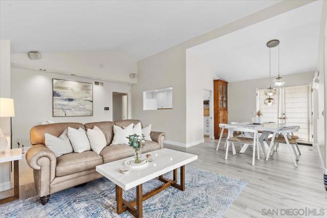 3960 Garfield St., Carlsbad CA: https://media.crmls.org/mediaz/e6c2c4db-aead-46b7-a671-ebd5cea69562.jpg