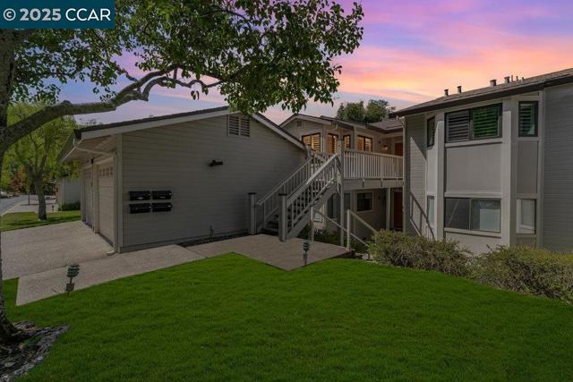 4332 Terra Granada Dr, Walnut Creek CA: https://media.crmls.org/mediaz/e6c30587-0a03-4ea8-b120-0eaf9f8b3596.jpg