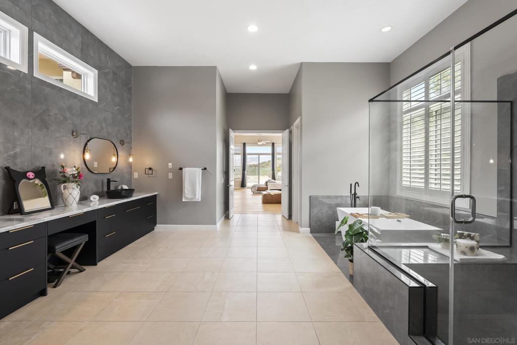 MLS #250032415SD img 28