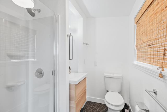 1009 S Cleveland Street, Oceanside CA: https://media.crmls.org/mediaz/e6c35aa3-3495-4010-a14e-08ec5221374f.jpg