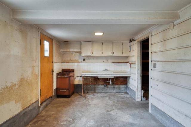 329 7th Avenue, San Francisco CA: https://media.crmls.org/mediaz/e6c3c83d-63e5-482d-91d9-01bf17433768.jpg