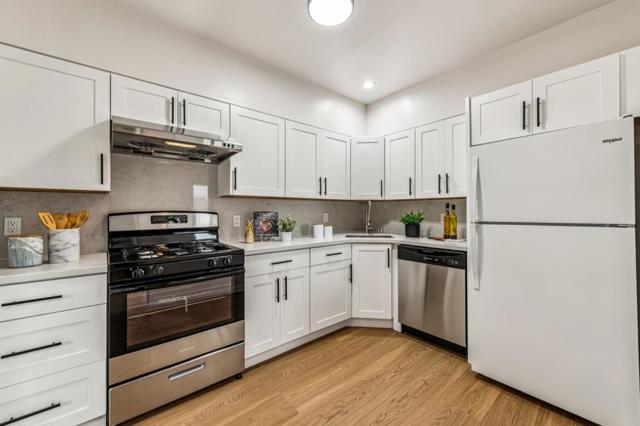 17221724 48th Avenue, San Francisco CA: https://media.crmls.org/mediaz/e6c4154c-0419-4220-adbe-4a6c67a2186a.jpg