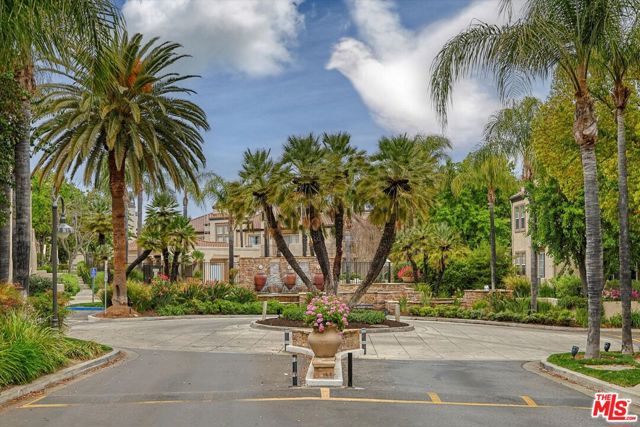 24125 Del Monte Drive, Valencia CA: https://media.crmls.org/mediaz/e6c494a5-a58a-4052-8fab-9ef96b8d6c6f.jpg