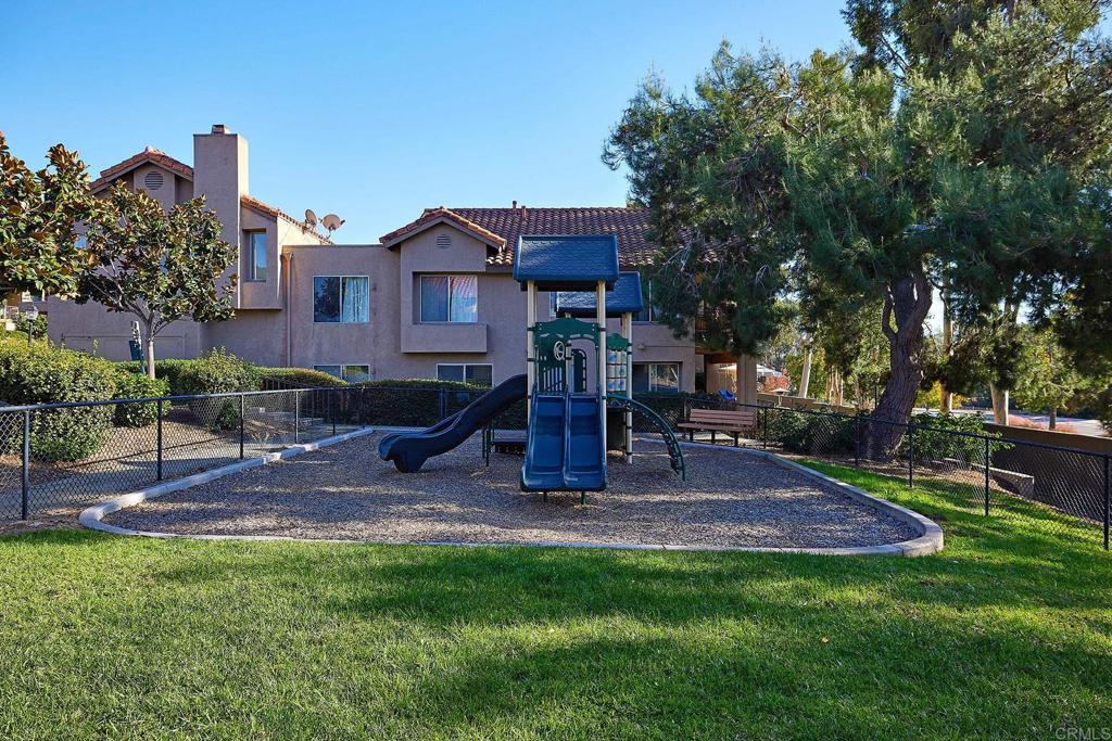 1055 Ficus Lane - photo 15